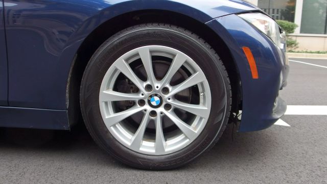 Vehicle image 7 of 63