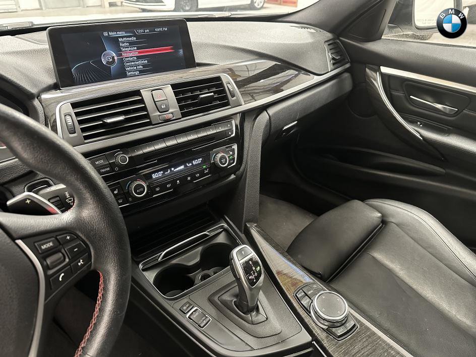 Vehicle image 18 of 26