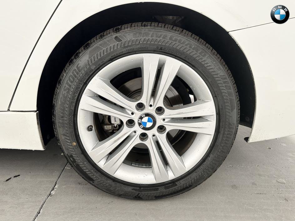 Vehicle image 9 of 26