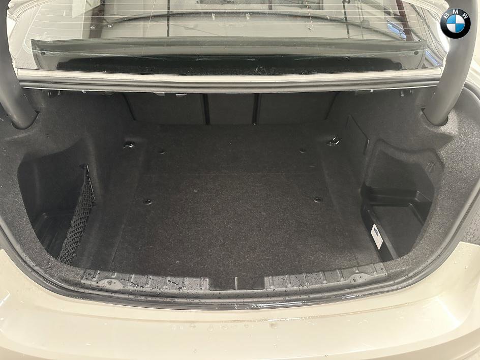 Vehicle image 10 of 26