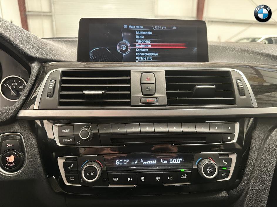 Vehicle image 21 of 26