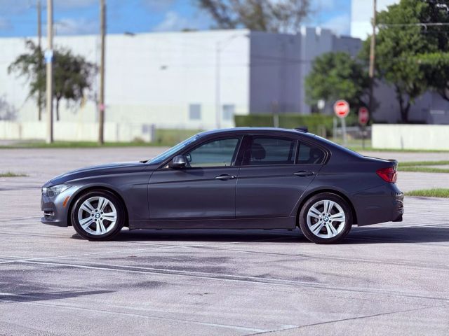 Vehicle image 16 of 28
