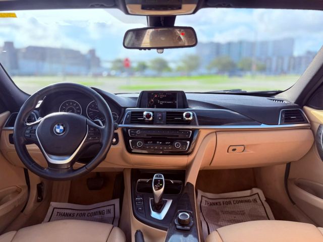 Vehicle image 27 of 28