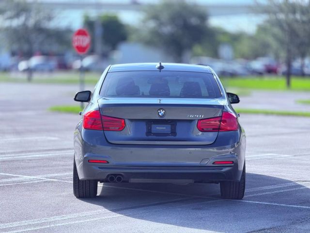 Vehicle image 12 of 28