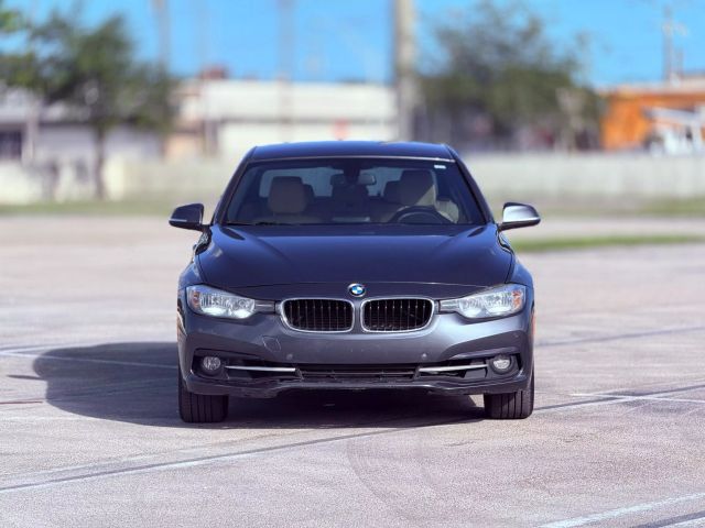 Vehicle image 3 of 28