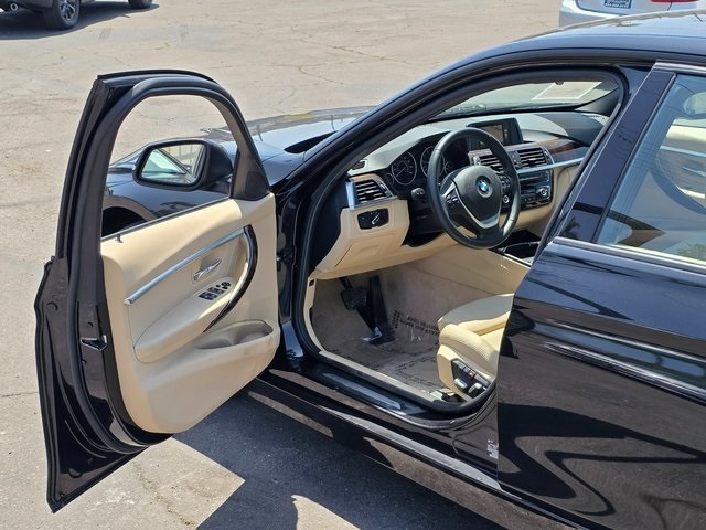 Vehicle image 16 of 41