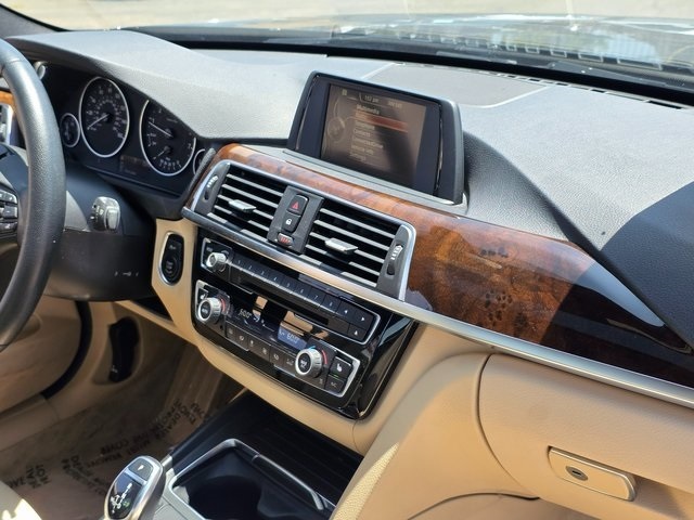 Vehicle image 17 of 41