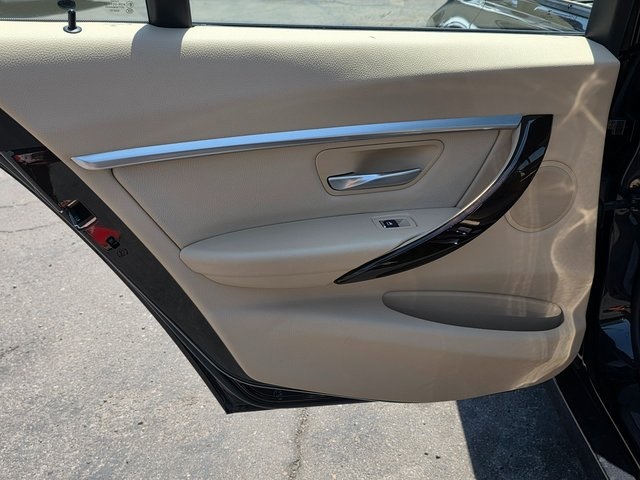 Vehicle image 27 of 41
