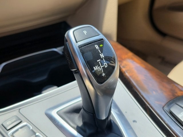 Vehicle image 38 of 41