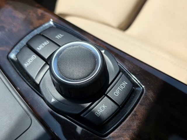 Vehicle image 32 of 41