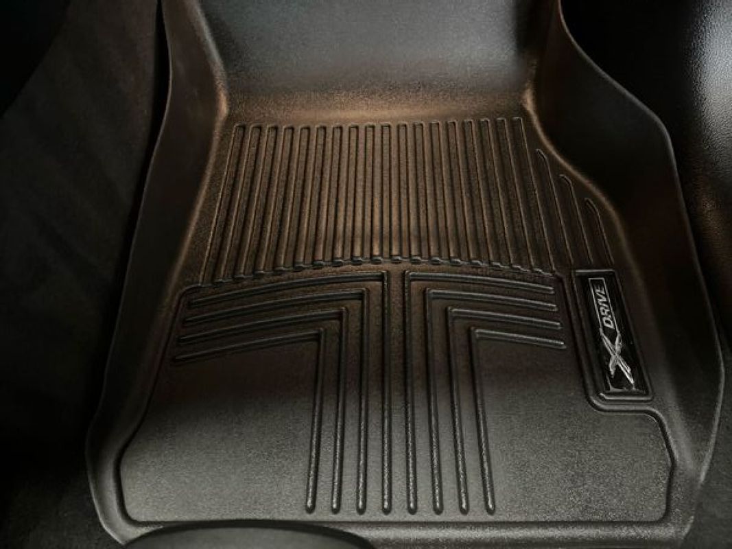 Vehicle image 43 of 74