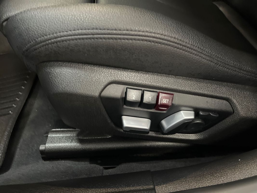 Vehicle image 65 of 74
