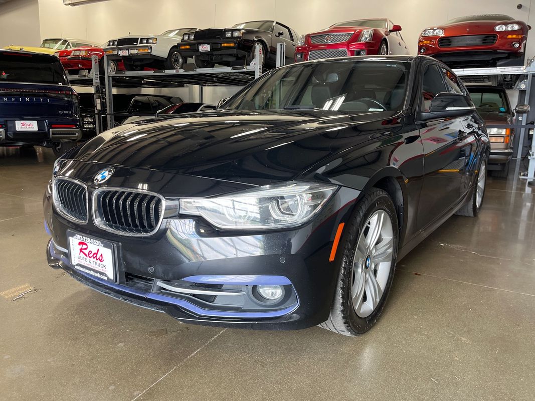 Vehicle image 4 of 74