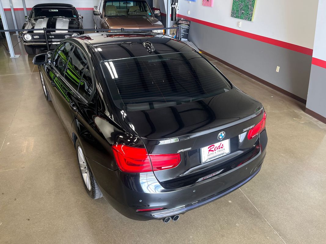 Vehicle image 39 of 74