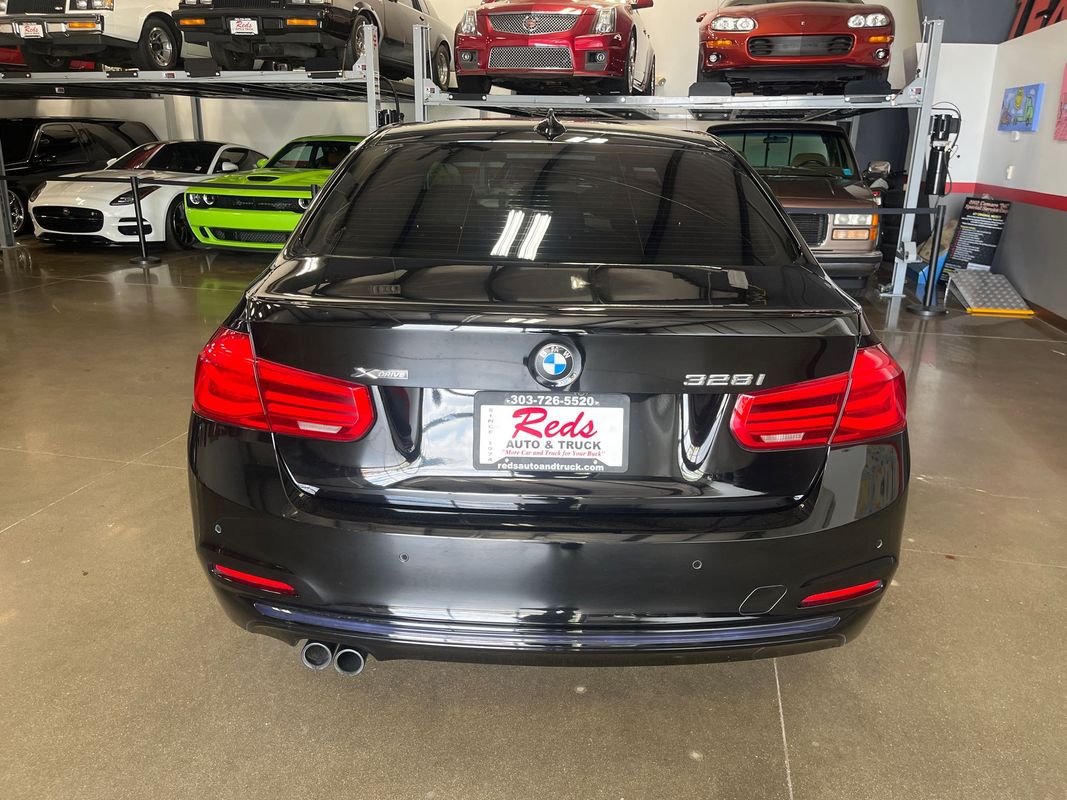 Vehicle image 19 of 74