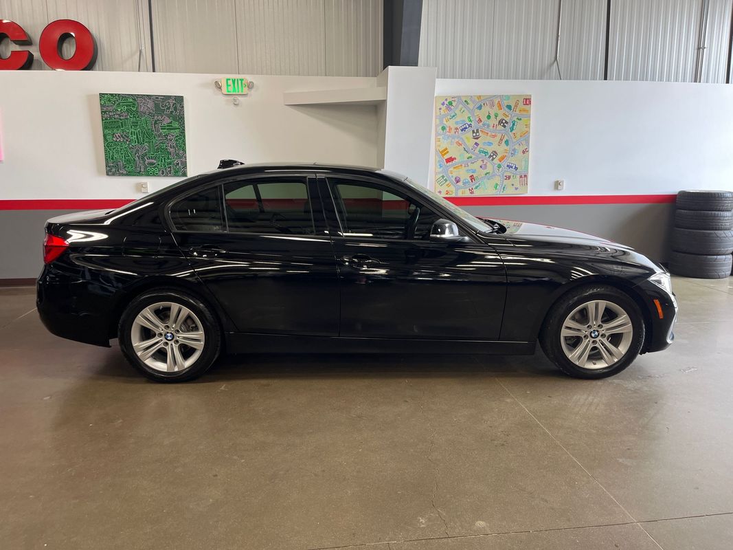 Vehicle image 12 of 74