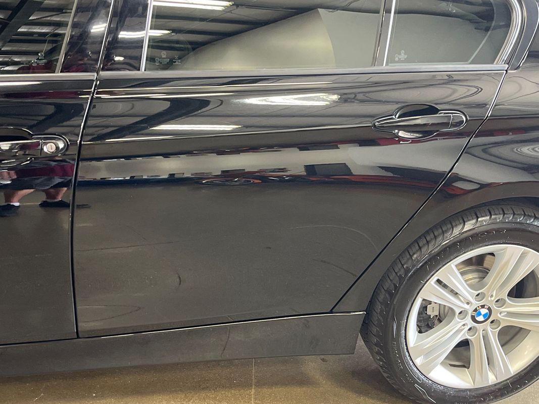 Vehicle image 33 of 74