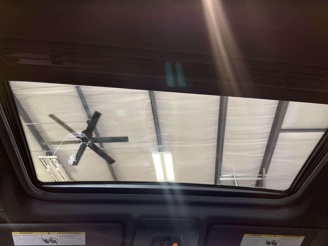 Vehicle image 71 of 74