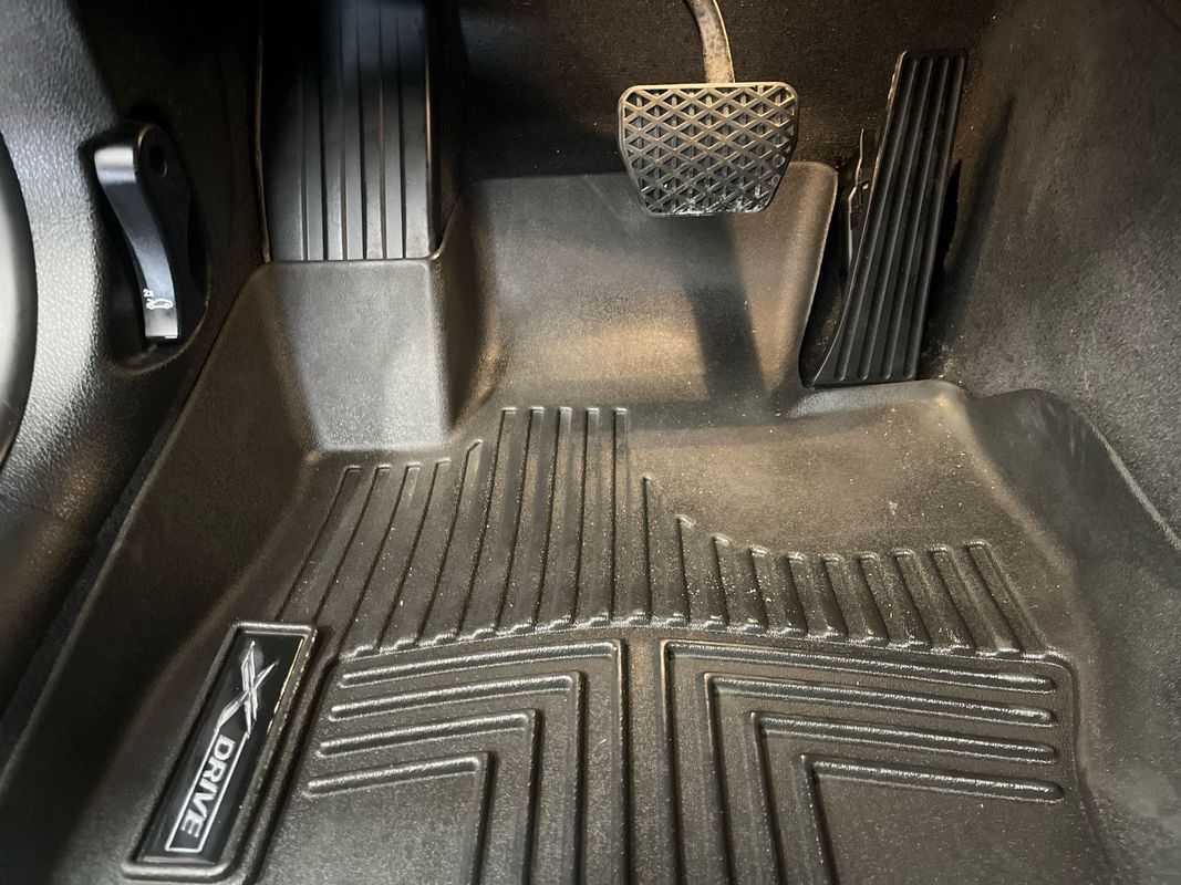 Vehicle image 36 of 74