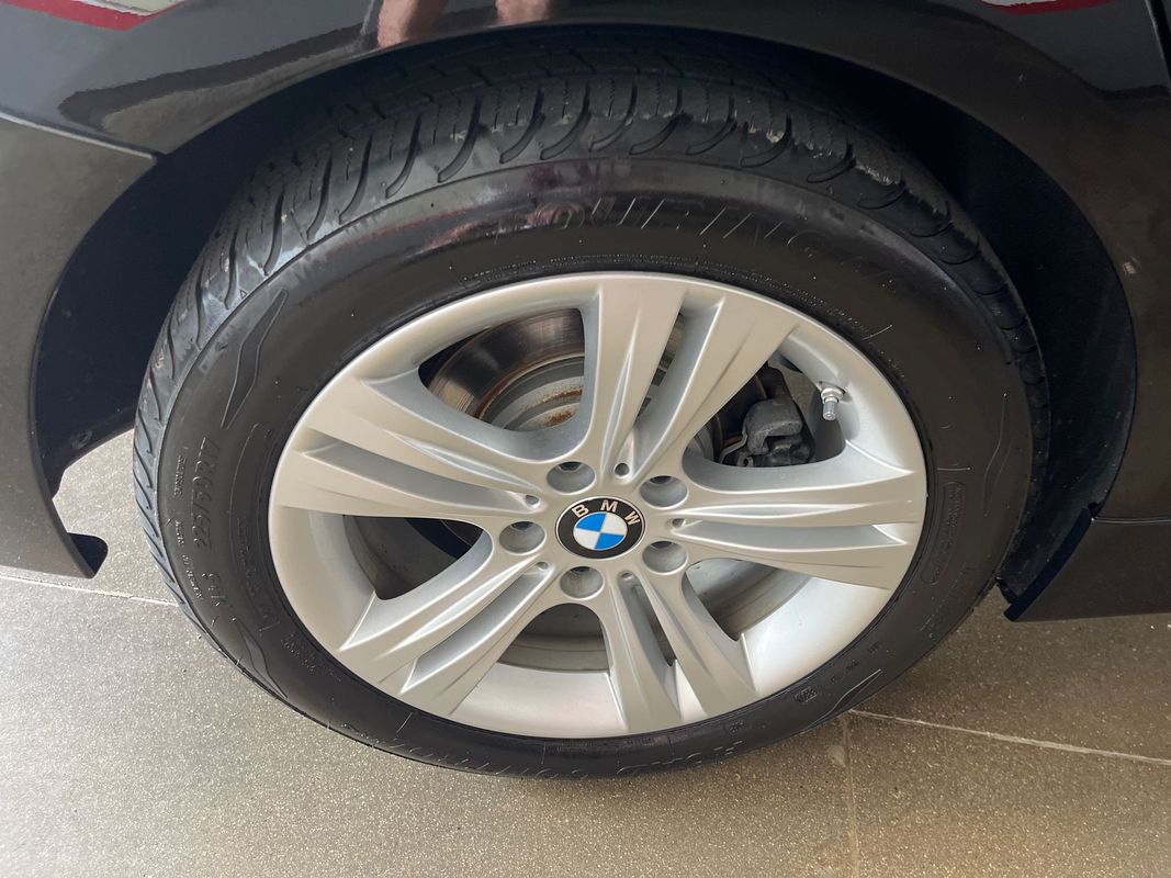 Vehicle image 28 of 74