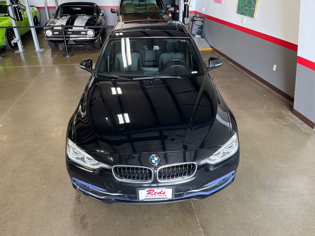 Vehicle image 37 of 74