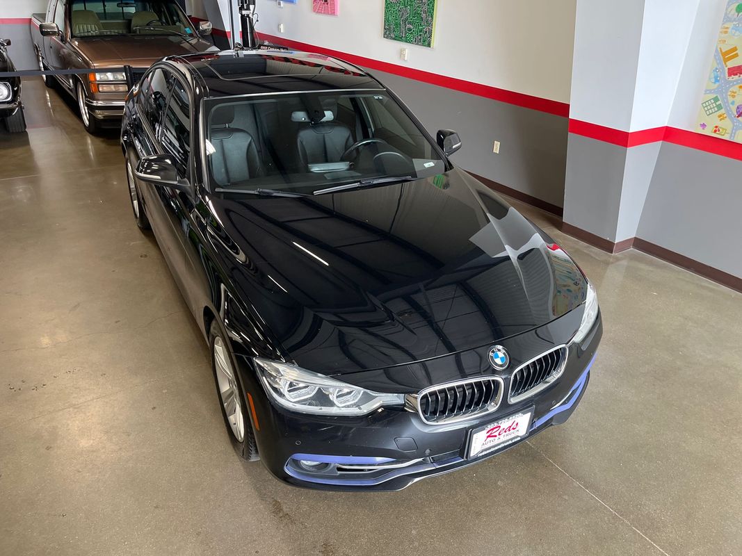 Vehicle image 6 of 74