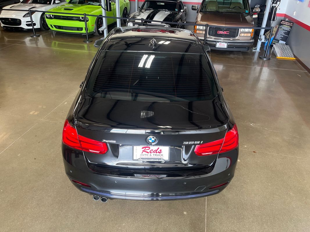 Vehicle image 40 of 74