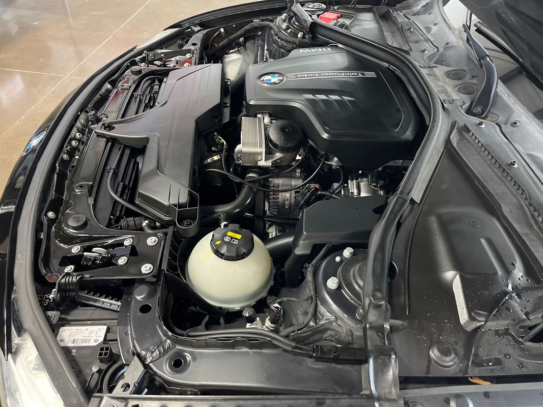 Vehicle image 27 of 74