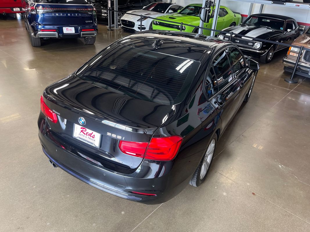 Vehicle image 16 of 74