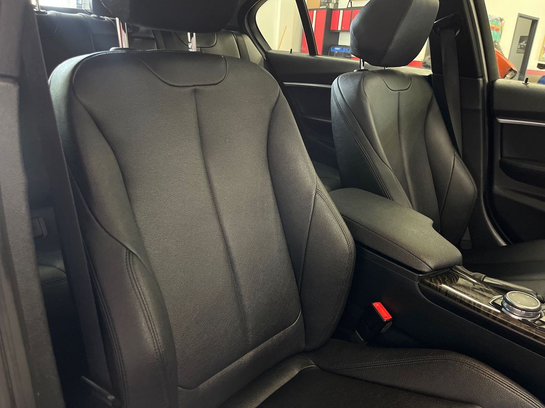 Vehicle image 47 of 74