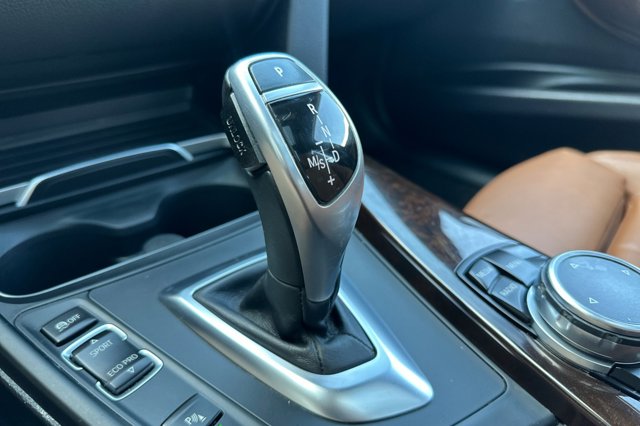 Vehicle image 20 of 27