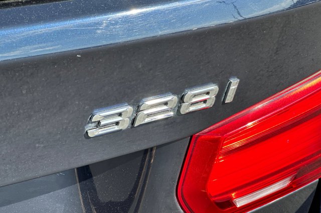 Vehicle image 25 of 27