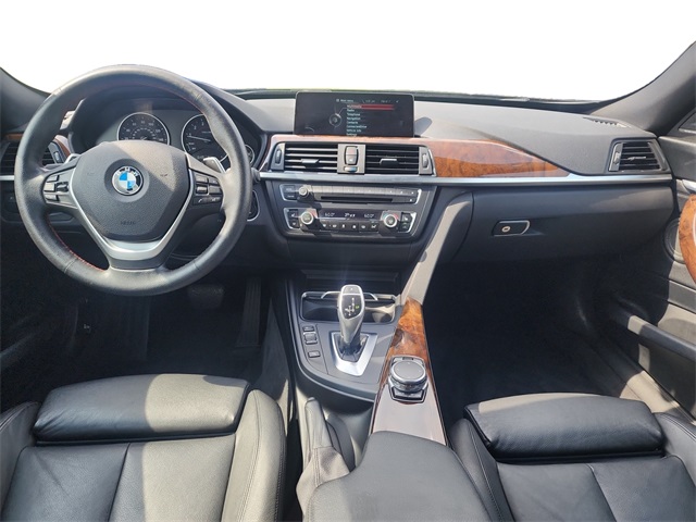 Vehicle image 15 of 25