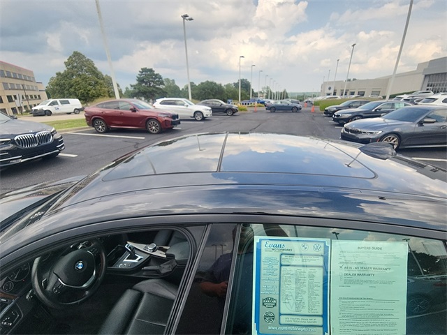 Vehicle image 17 of 25