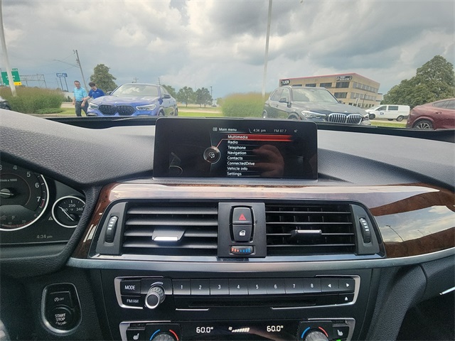 Vehicle image 20 of 25