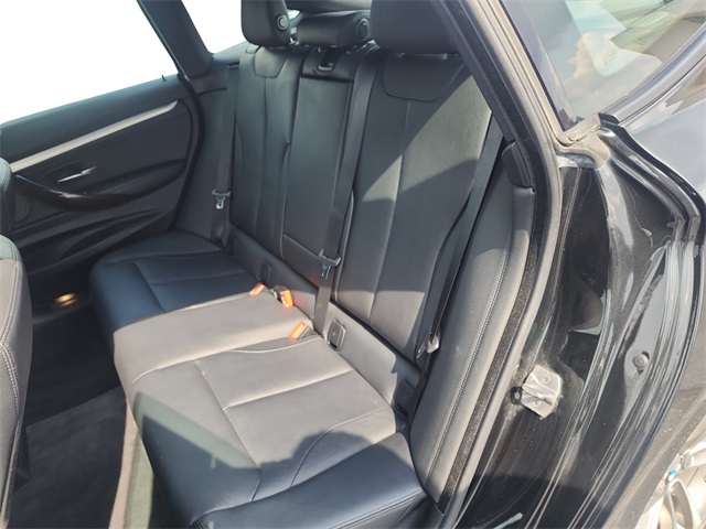 Vehicle image 13 of 25