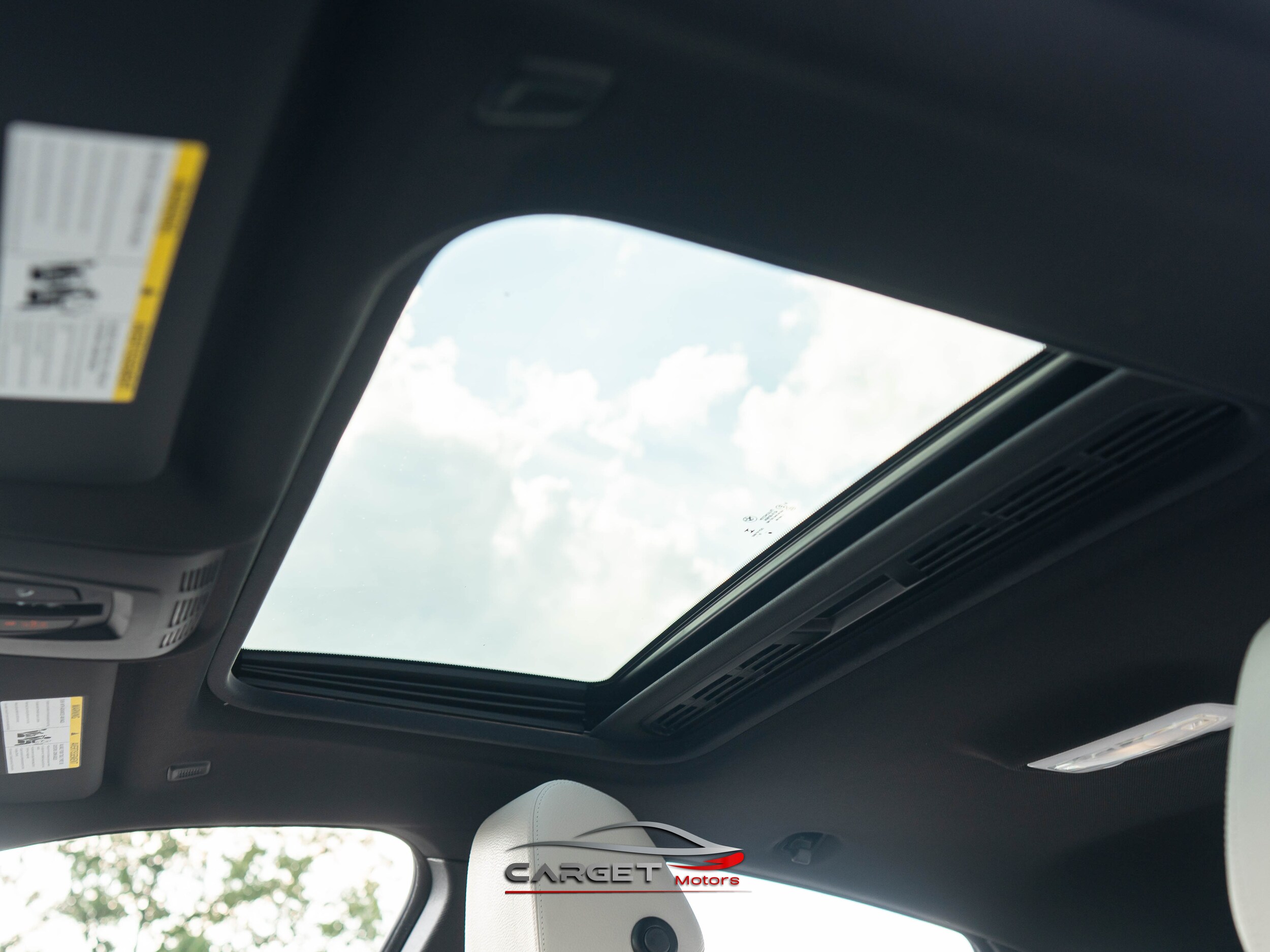 Vehicle image 39 of 54
