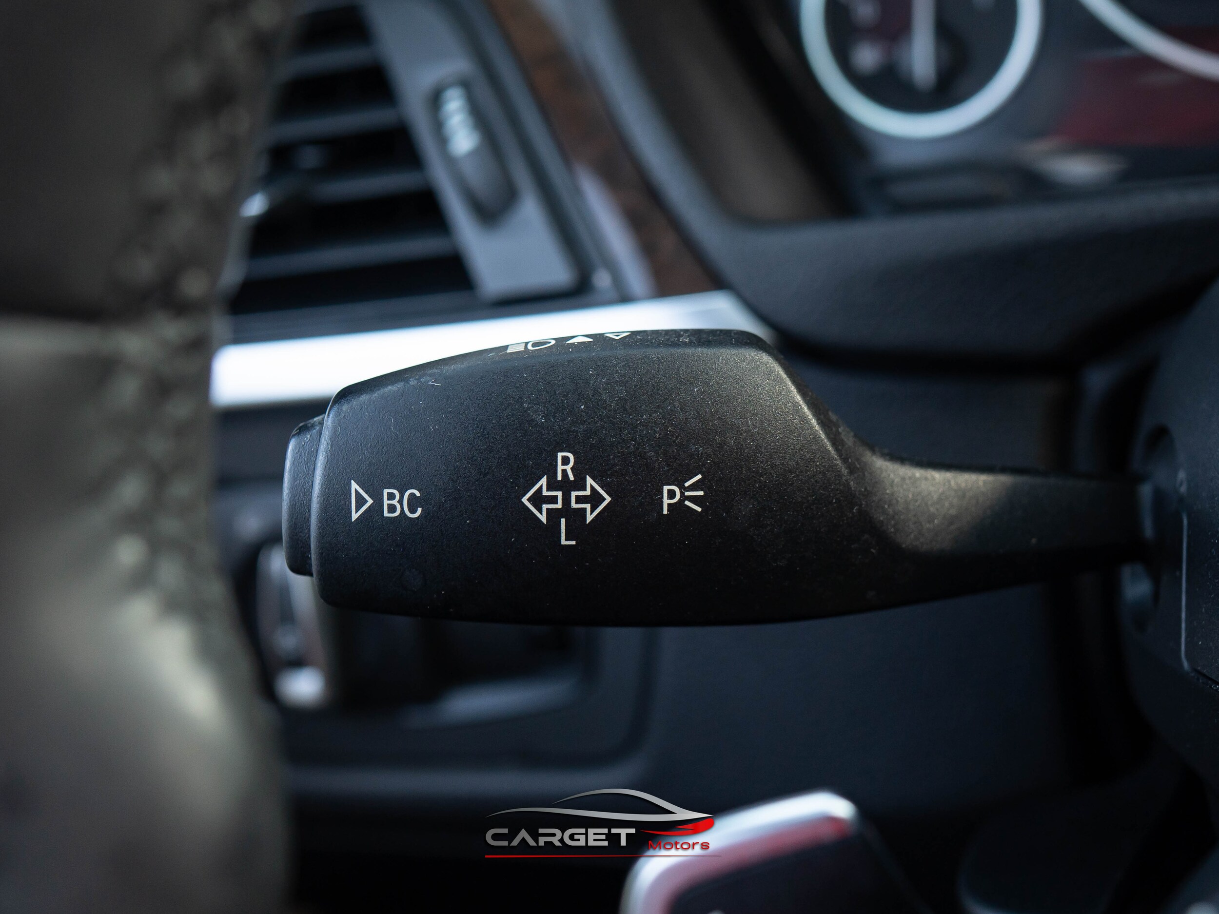 Vehicle image 28 of 54