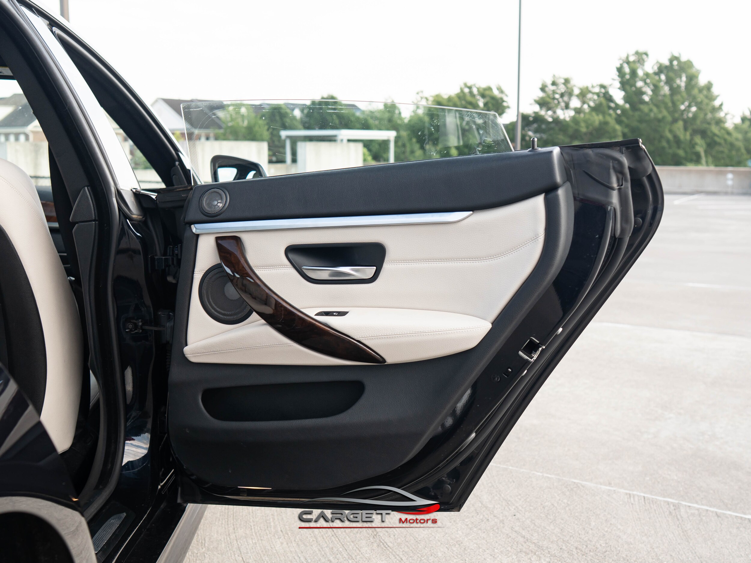 Vehicle image 44 of 54