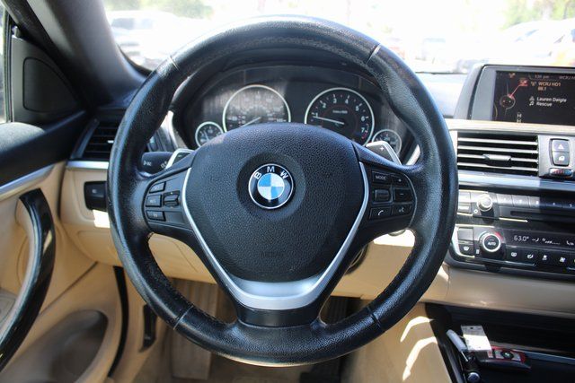 Vehicle image 13 of 18