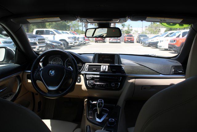 Vehicle image 17 of 18