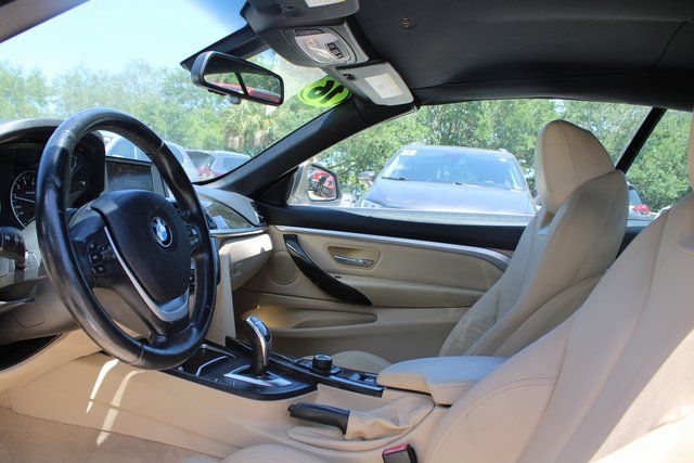 Vehicle image 11 of 18