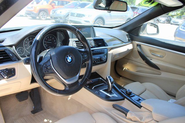 Vehicle image 12 of 18
