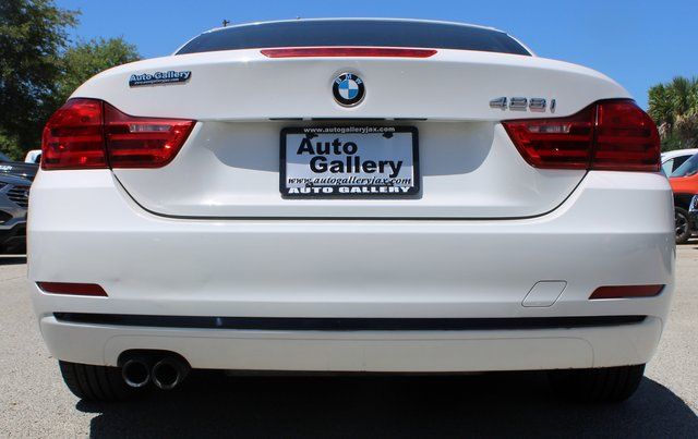 Vehicle image 6 of 18