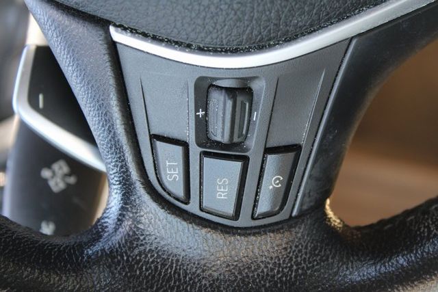 Vehicle image 14 of 18