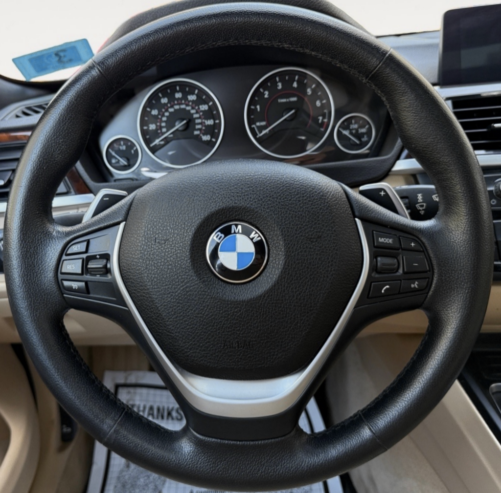 Vehicle image 16 of 32
