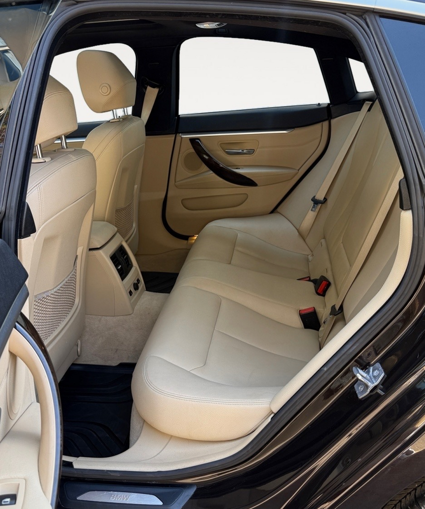 Vehicle image 12 of 32