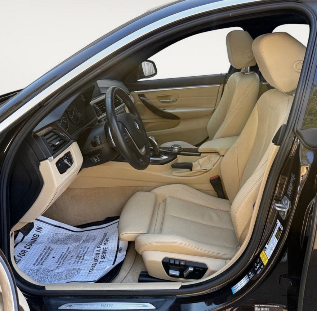 Vehicle image 11 of 32