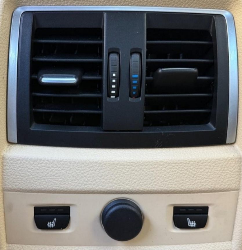 Vehicle image 29 of 32
