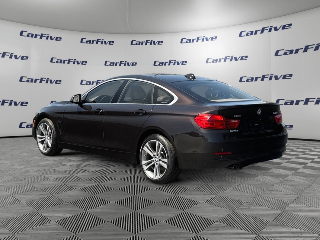 Vehicle image 8 of 32